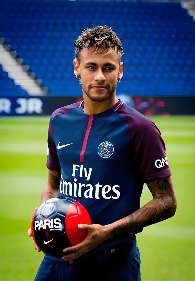 跟队记者：阿莱格里明确要求冬窗买前锋；米兰没考虑齐尔克泽