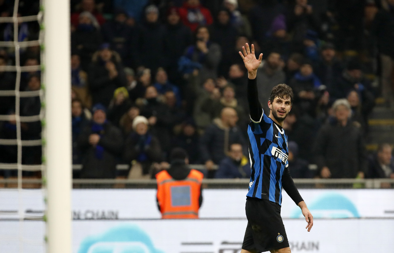 记者：若国足明年热身没惨案或大事故，邵佳一至少干到亚洲杯结束