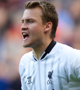 足球英超球队高薪续约门将，球迷满意