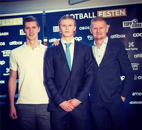 2025／26赛季英超：鲁尼公开评论萨拉赫损害了利物浦的稳定（英超2025／26：鲁尼对萨拉赫的公开言论被指破坏利物浦稳定）