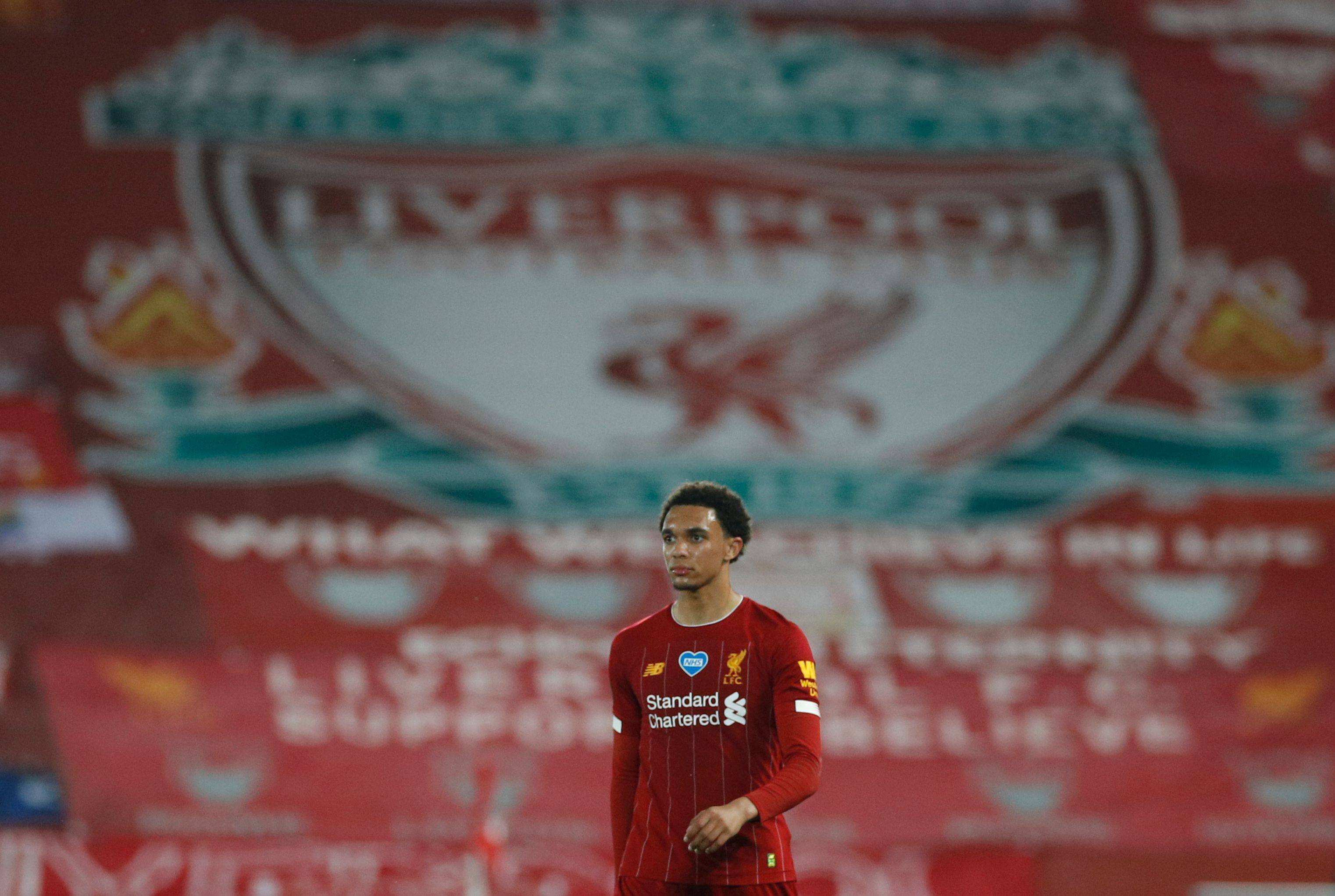 老将关键铲断救险，成全场转折点