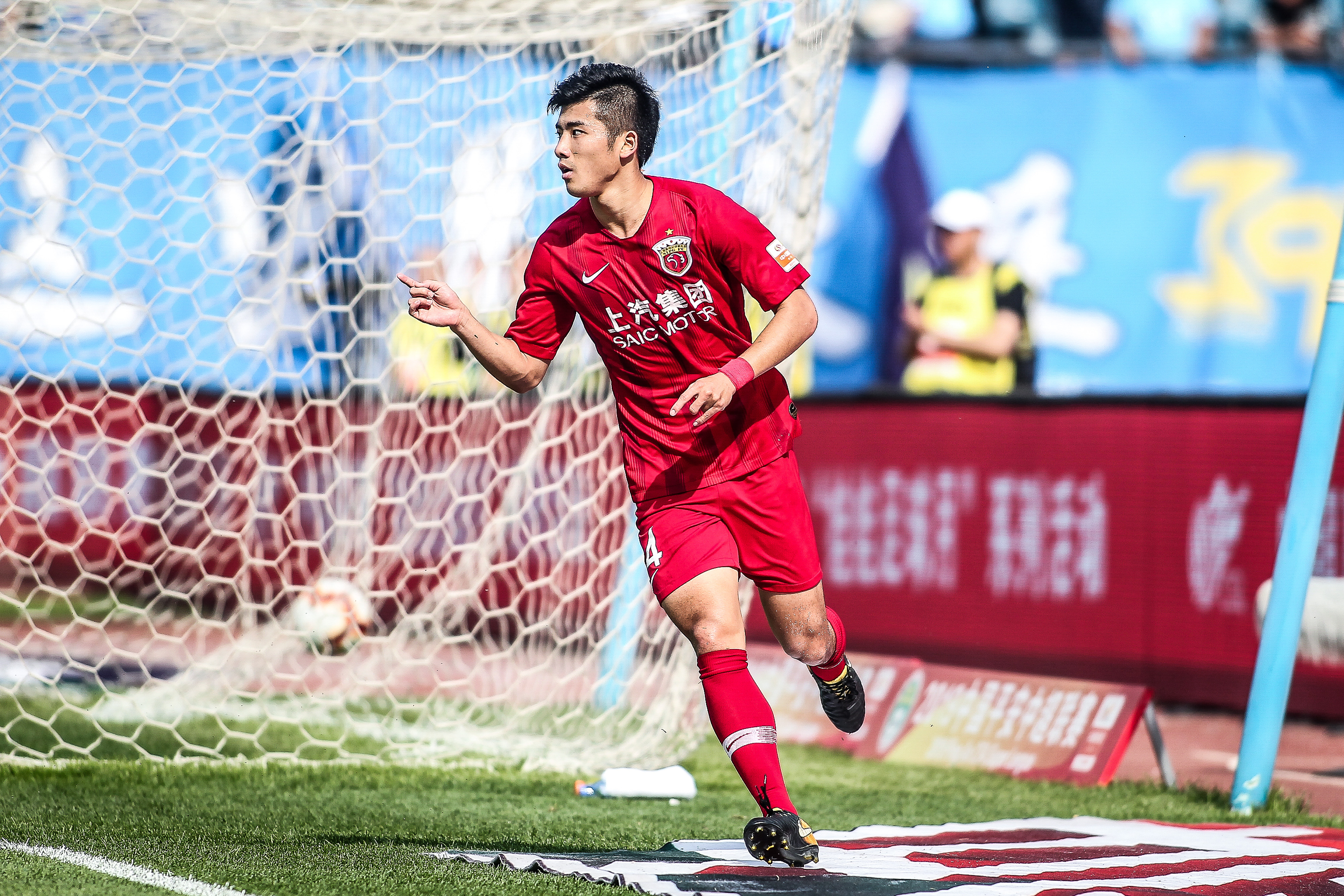 阿尔瓦雷斯：上赛季欧冠出局很不公平，希望本赛季能拿到冠军（阿尔瓦雷斯：上季欧冠出局不公，盼本季夺冠）