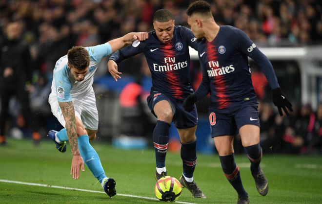 记者：拜仁17岁小将卡尔曾接受皇马试训，但最终未能签约（记者：拜仁17岁新星卡尔曾在皇马试训，终未签约）