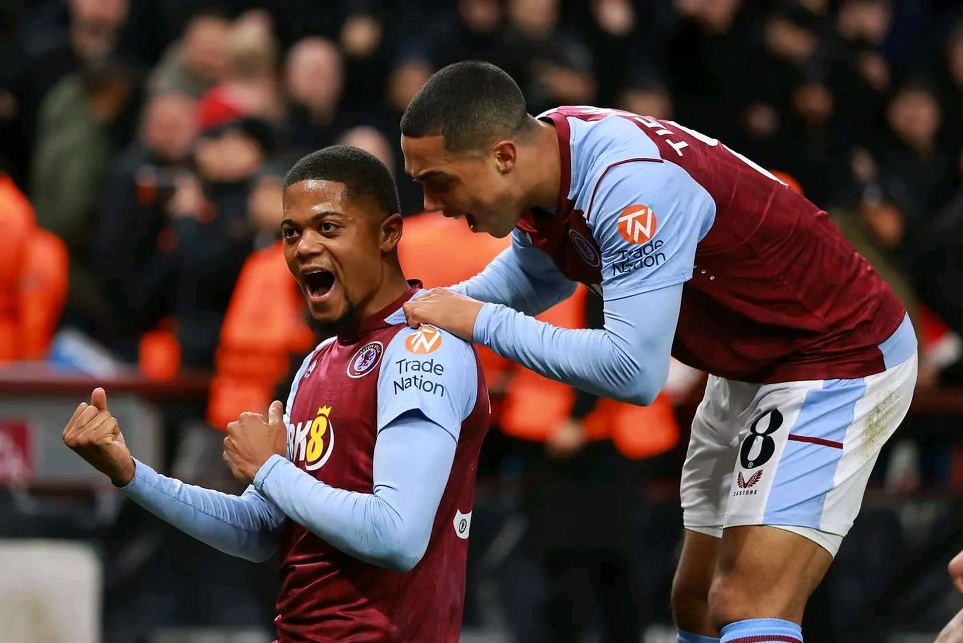 巴萨官方：受大雾影响，球队客战贝蒂斯的航班延误一小时